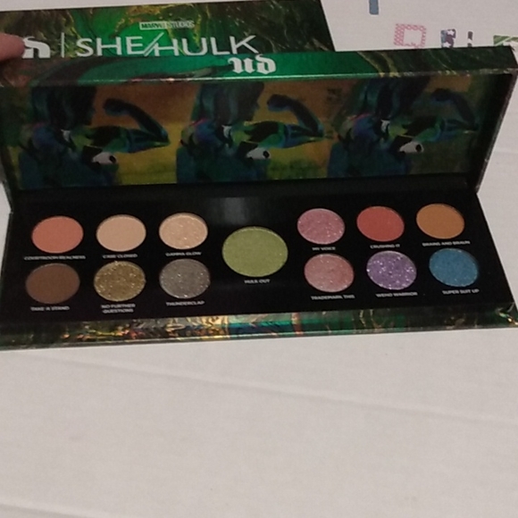 Urban decay she/hulk collerbration with marvel studios new in the box - Picture 2 of 10